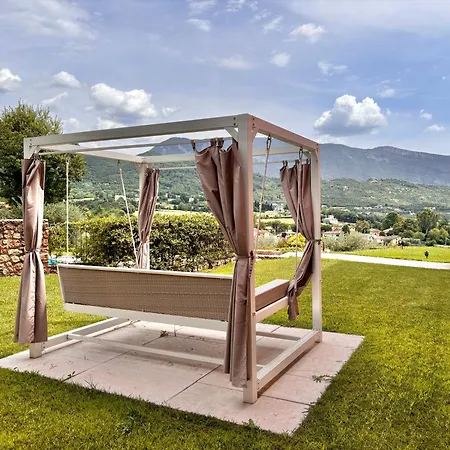 Villa Certi Olivi *