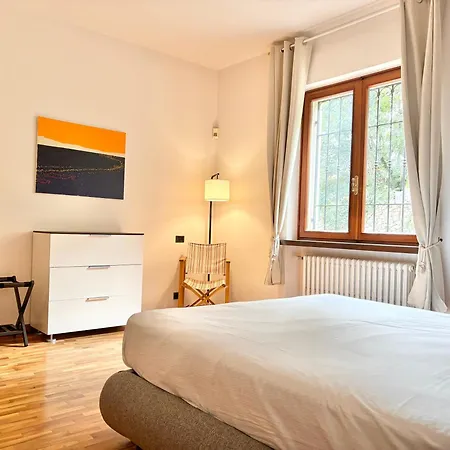 Villa Certi Olivi *