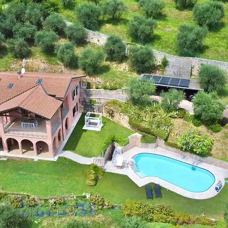Villa Certi Olivi Caprino Veronese