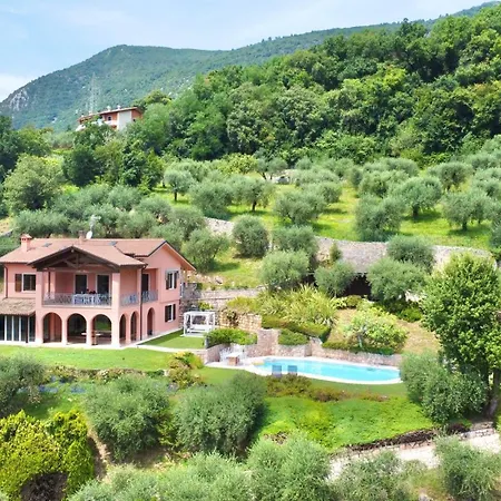 Villa Certi Olivi